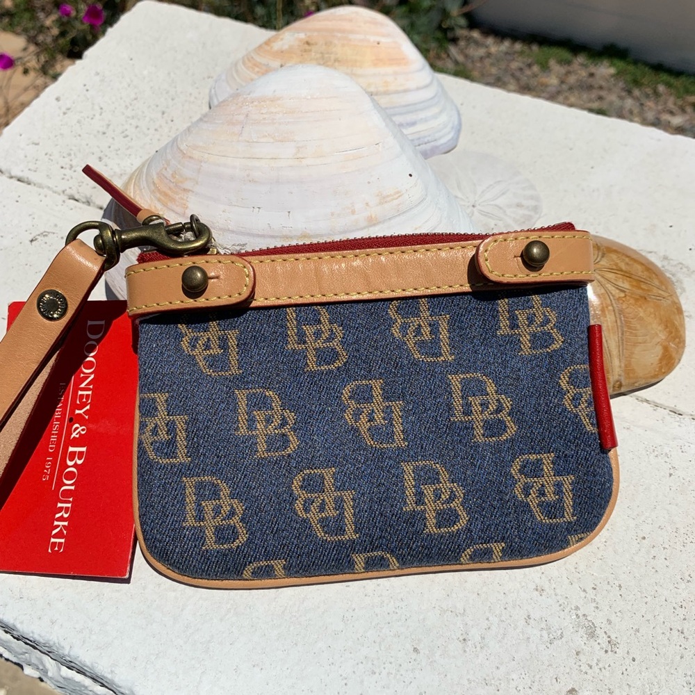 Dooney & Bourke Medium Wristlet (NWT)